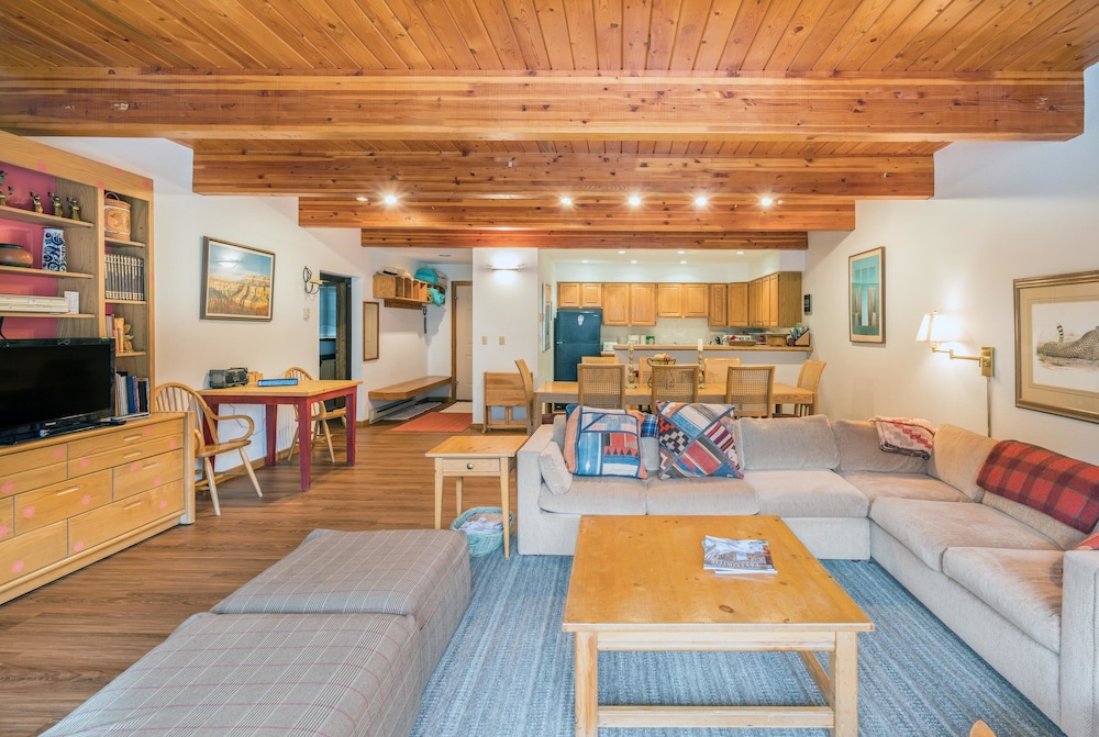 Riverside D02 2 Bedroom Condo By Accommodations in Telluride