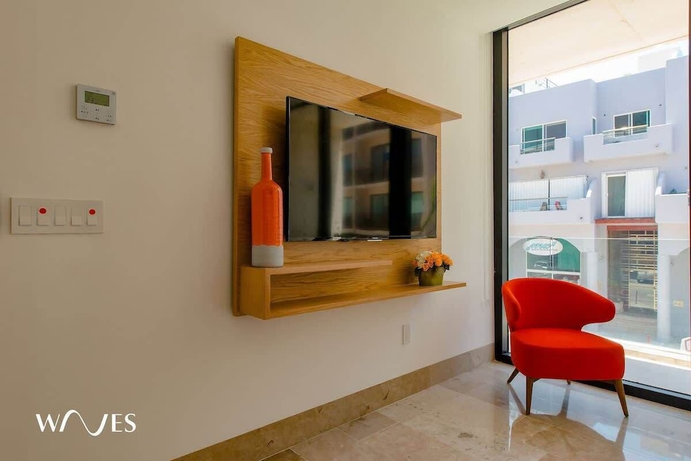2 Br. Steps Away From the Beach Heated Pool
