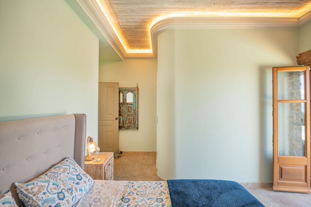 Bee Tree Villa in Corfu