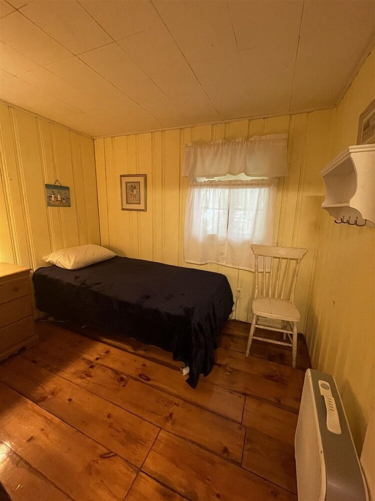 Little Sandy-limit 8 3 Bedroom Cottage by RedAwning view 3