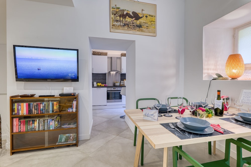 Two Levels Apt In Historical Building