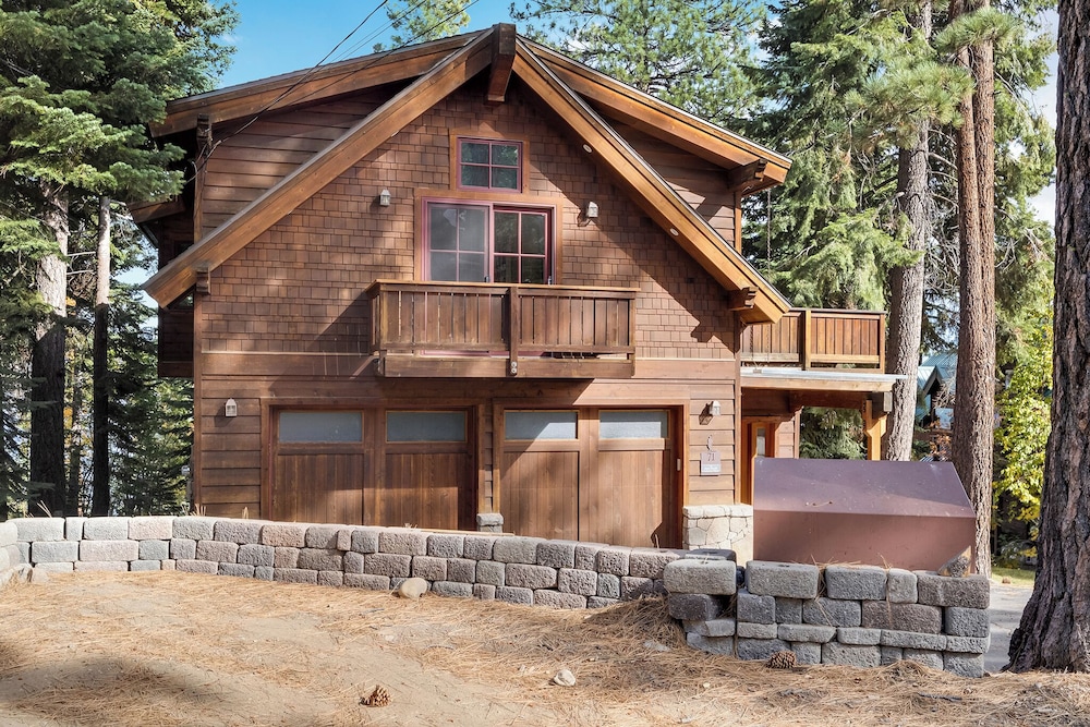 Tahoe Mountain Retreat Sleeps 12!