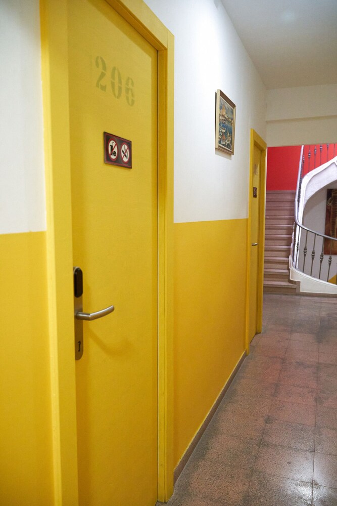 LOFT HOSTAL Group 30