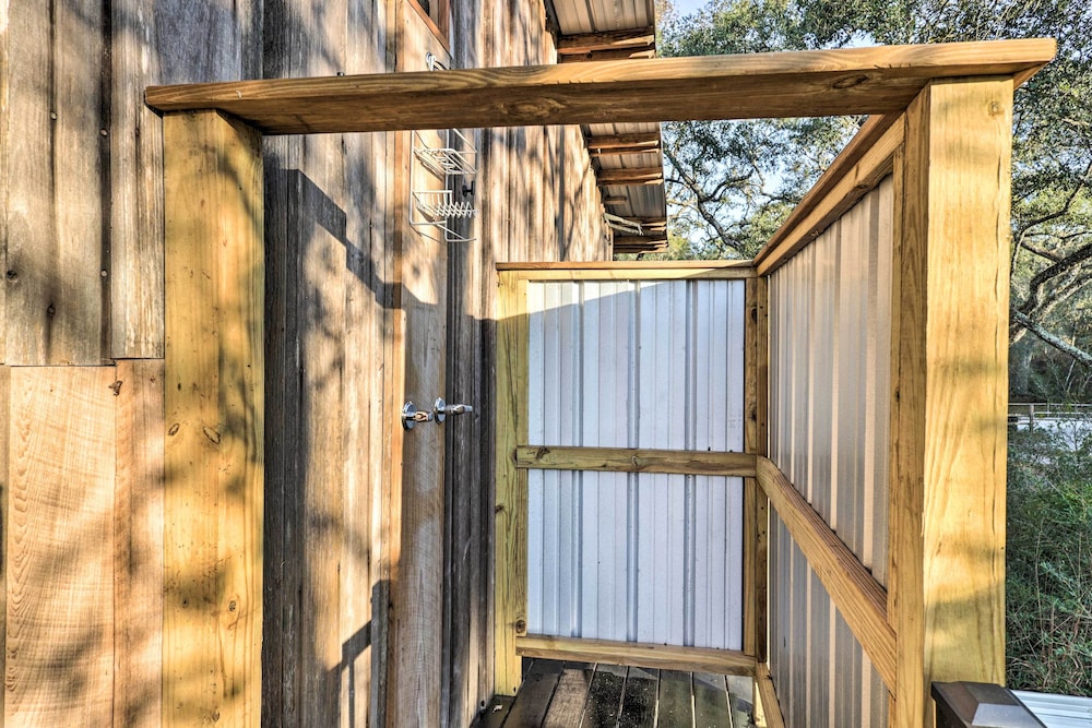 Renovated Fort White Retreat w/ River Access! - Property Image 9