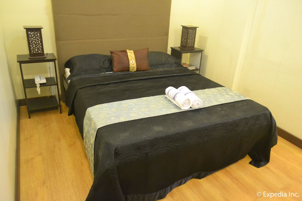 Twin Pines Suites