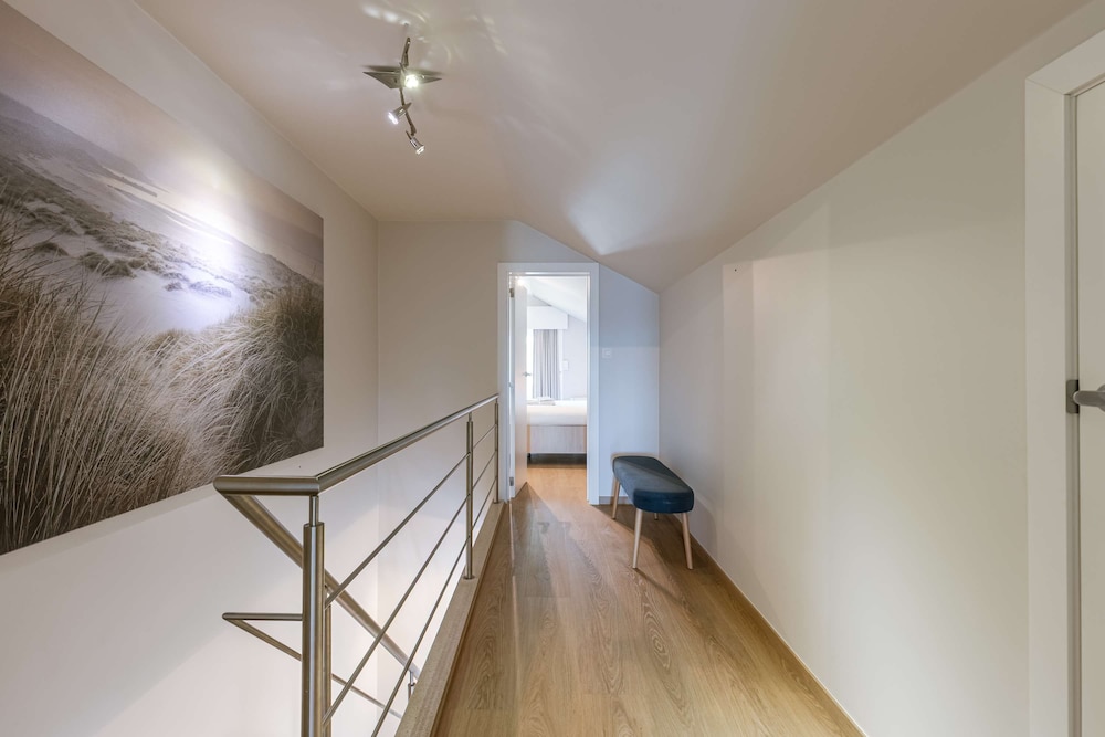 Huswell - Villa Near Beach With Double Parking