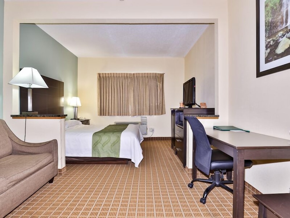 GrandStay Hotel & Suites
