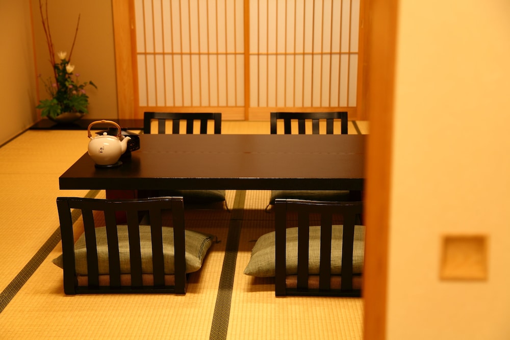 Nagomiyado Towa