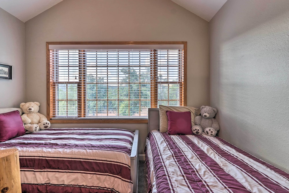 Payson Vacations - Modern Strawberry Cabin w/ Hammock, Deck, Fire Pit - Property Image 2