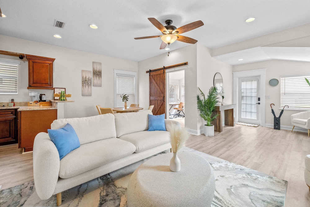 Barefoot Bungalow For 4