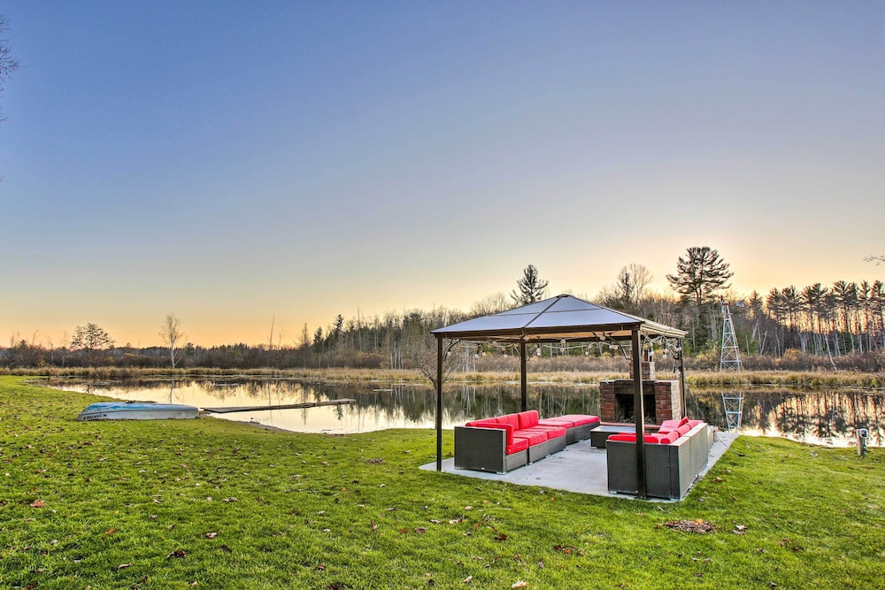 Cadillac Vacations - Sun-dappled Cadillac Gem w/ Kayaks  Grill! - Property Image 11