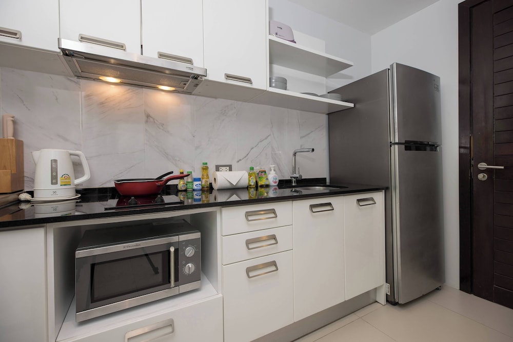 Emerald Hill Patong Apartment 421
