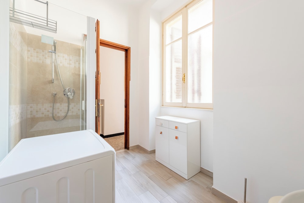 Spacious 2-bedroom flat near the beach