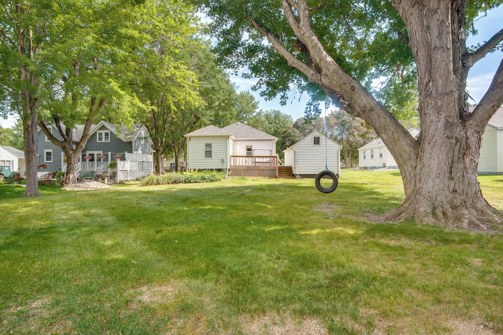 Deck & Spacious Yard: Family Home in Rock Rapids!