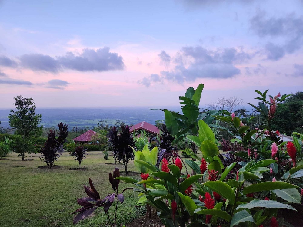 Cabañas Caeli, El Colibri, NEW La Fortuna Rainforest Cabin w Panoramic Views