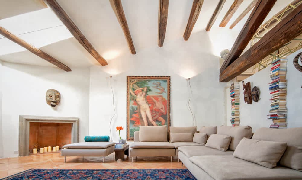 New Sophisticated Rome Apartment in the Heart of the Historic Ghetto of Rome