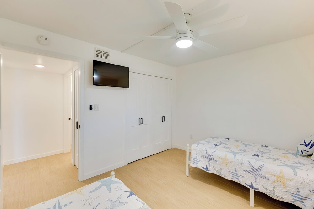 5 Mi to Fort Myers Beach: Condo w/ Private Lanai!