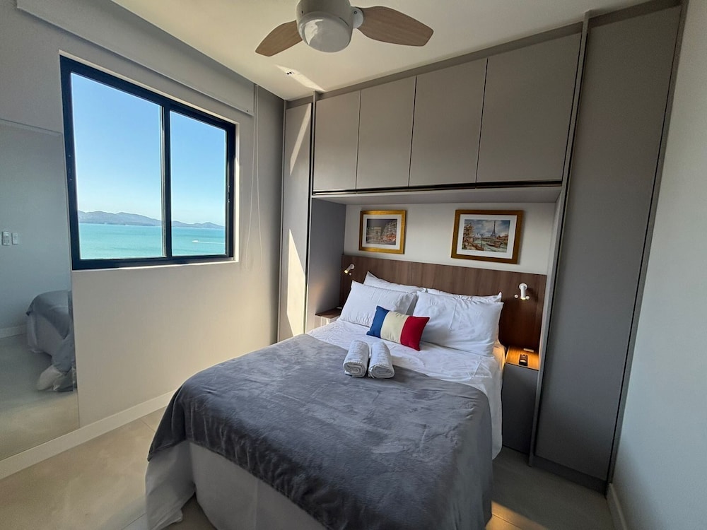 Partial Ocean View Apt w/ Barbecue Grill Axp1301