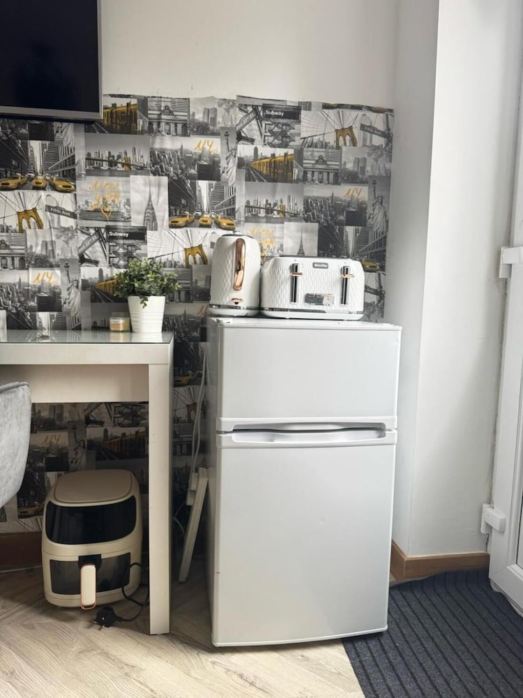 Erith Cosy Retreat Home