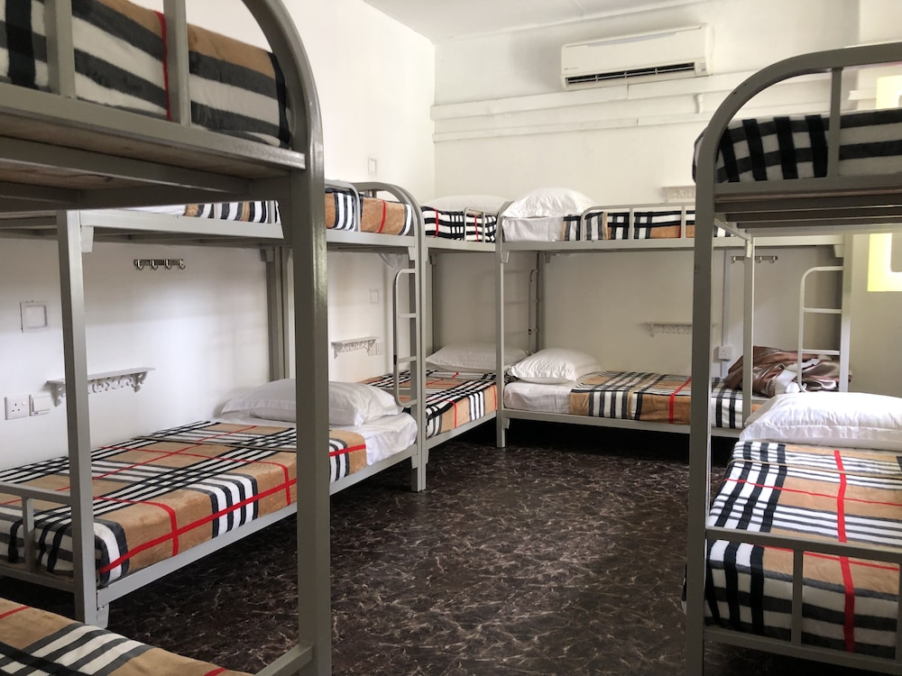 OSS Backpackers Hostel