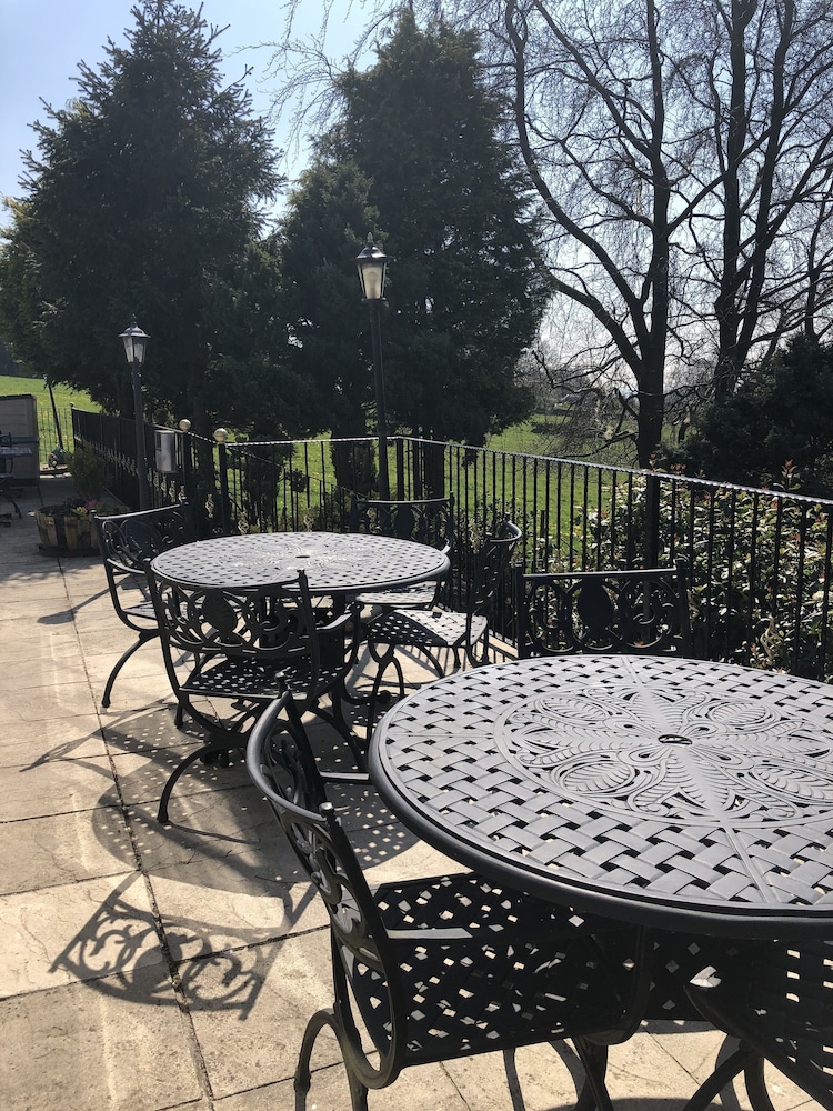 The Dog and Partridge Country Inn
