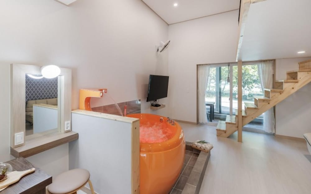 Gapyeong Modern 224 Pension view 4