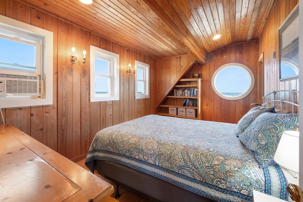 Laughin Place 7 Bedroom Home by Peace Vacations