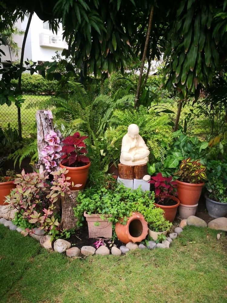 La Perla de Farallon Bed and Breakfast