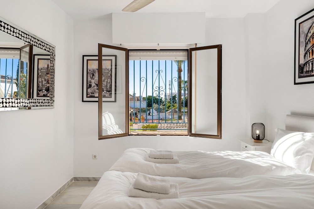 Blue Pearl Apartment Old Town Fuengirola Ref 24 by Costarentals - Ref 24