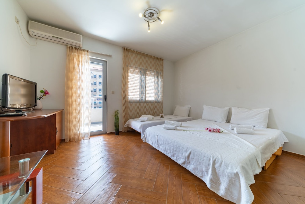 SMS Apartments