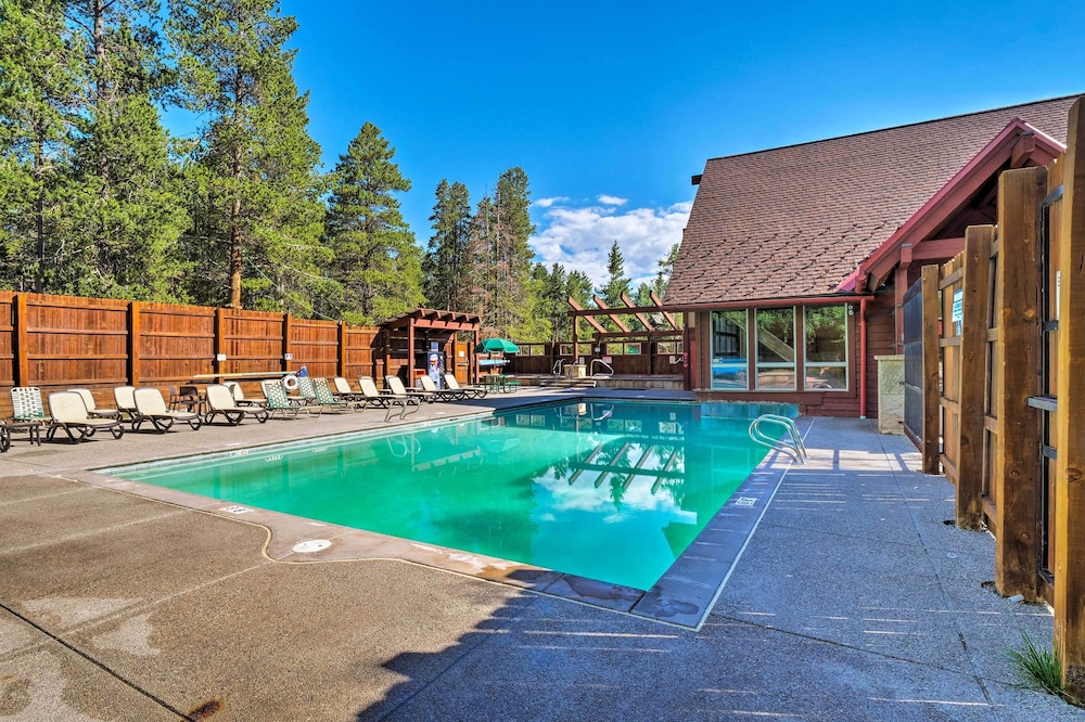 Walk to Main Street: Breck Condo w/ Balcony!