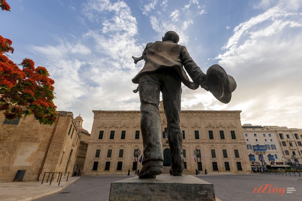 A Modern Studio in Malta s Capital Valletta view 3
