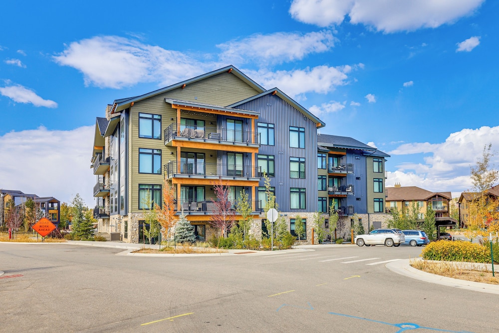 Mountain-view Condo in Downtown Winter Park!