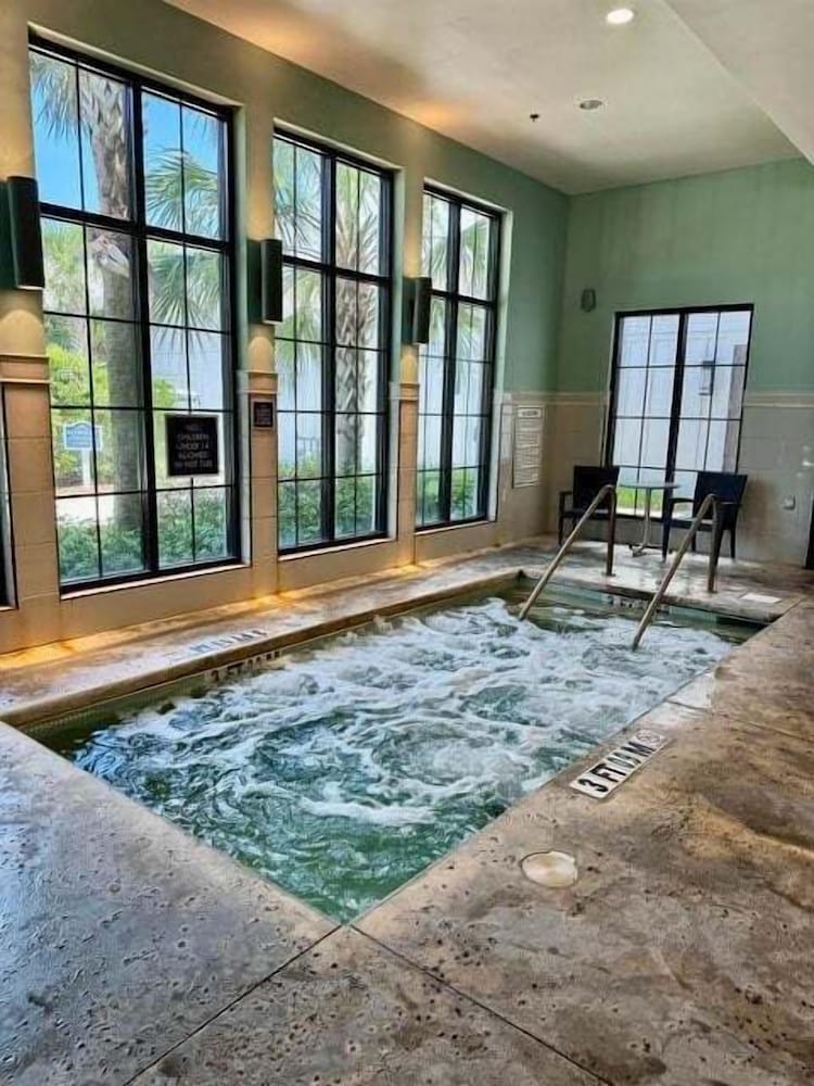 Oceanview Condo With Amenities, 703 Royale Palms 2 Bedroom Condo
