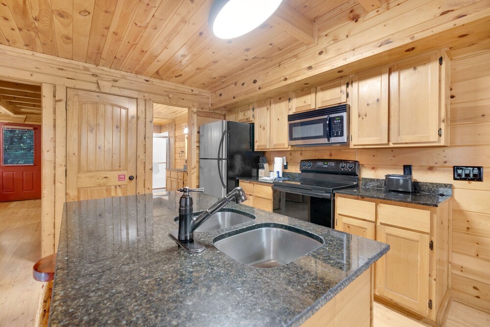 3 BDR Log Cabin in Cozy Resort w/ Private Hot Tub view 3