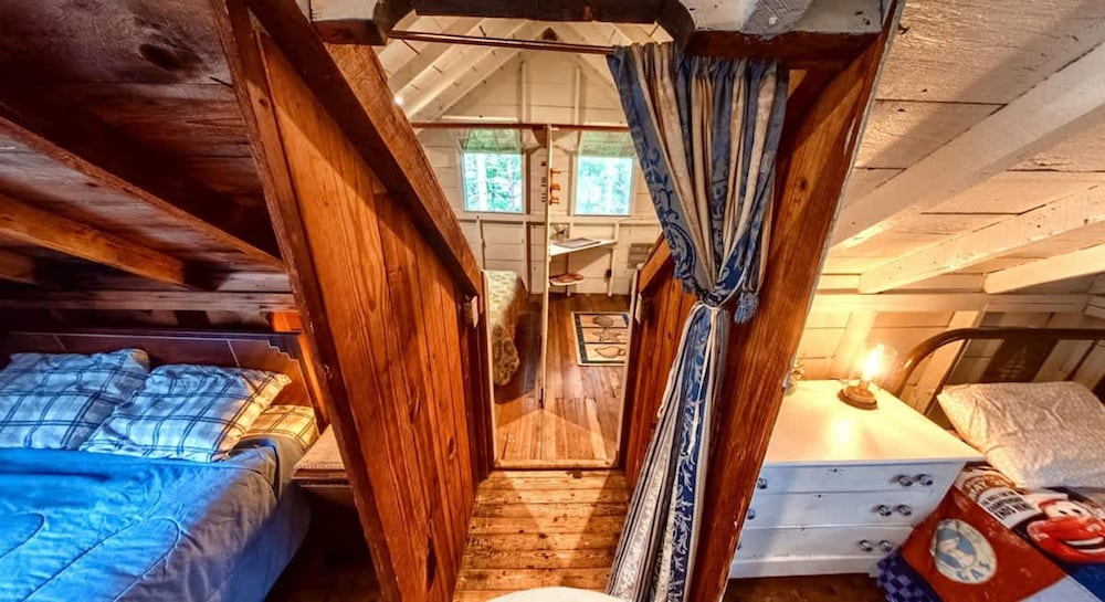 Private Island 5 Homes 2 Hottub Boat -sleeps 17