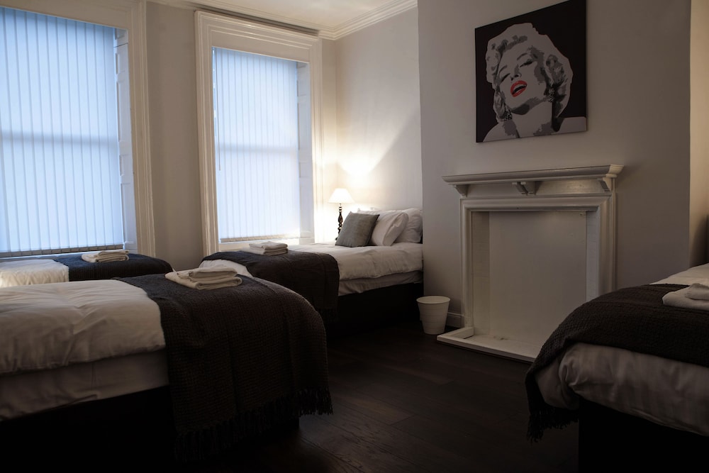 The L1 Rodney St Rooms view 2
