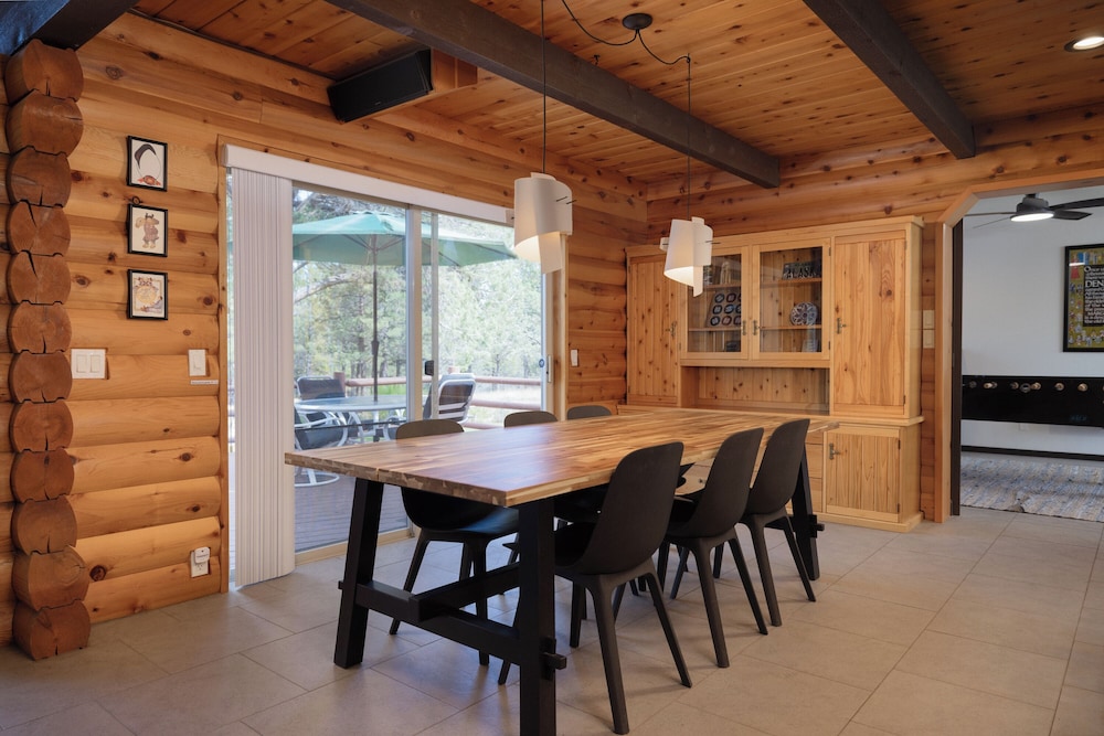 High-end Cabin 3BR 30min to Hoodoo Ski
