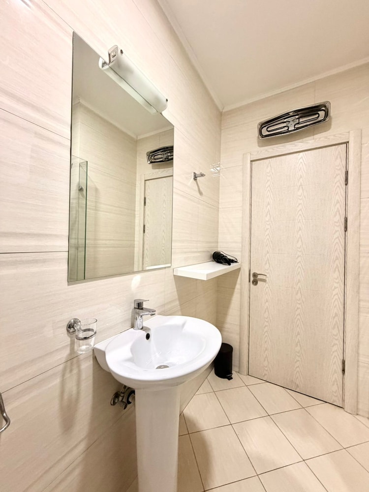 Orange Central Suites