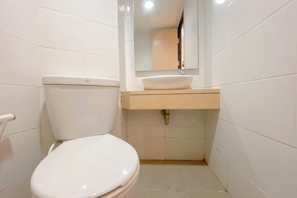 Warm Minimalist Studio Apartment The Alton