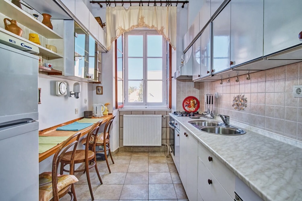Old Sailor's House - 70m From sea - A2 view 2