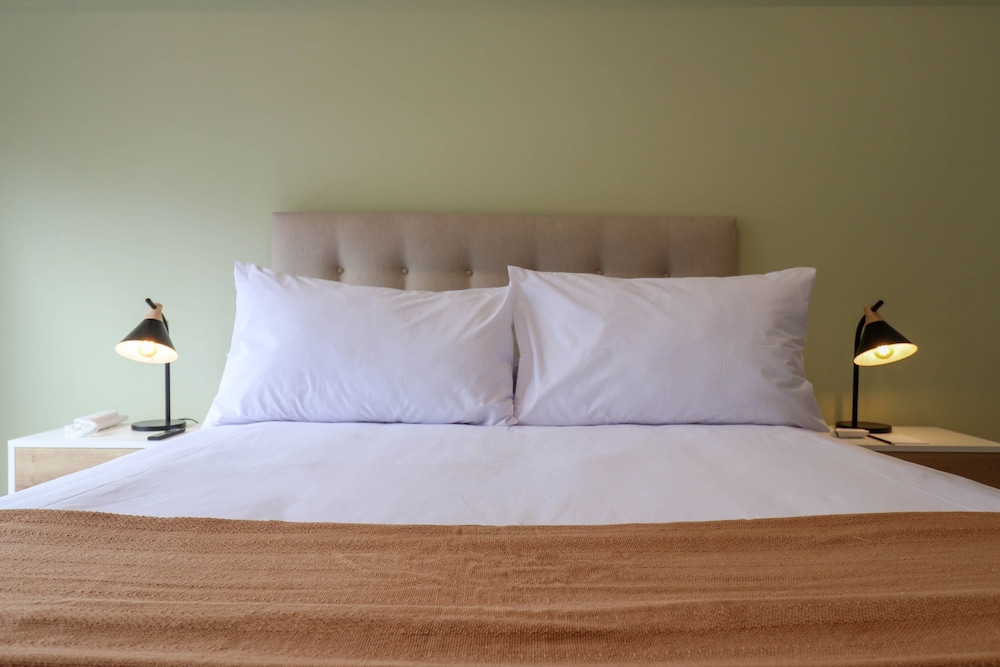 w Brilliant 2BR w Balcony in Miraflores