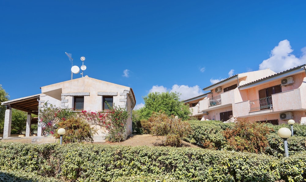Residence with swimming- pool in Badesi
