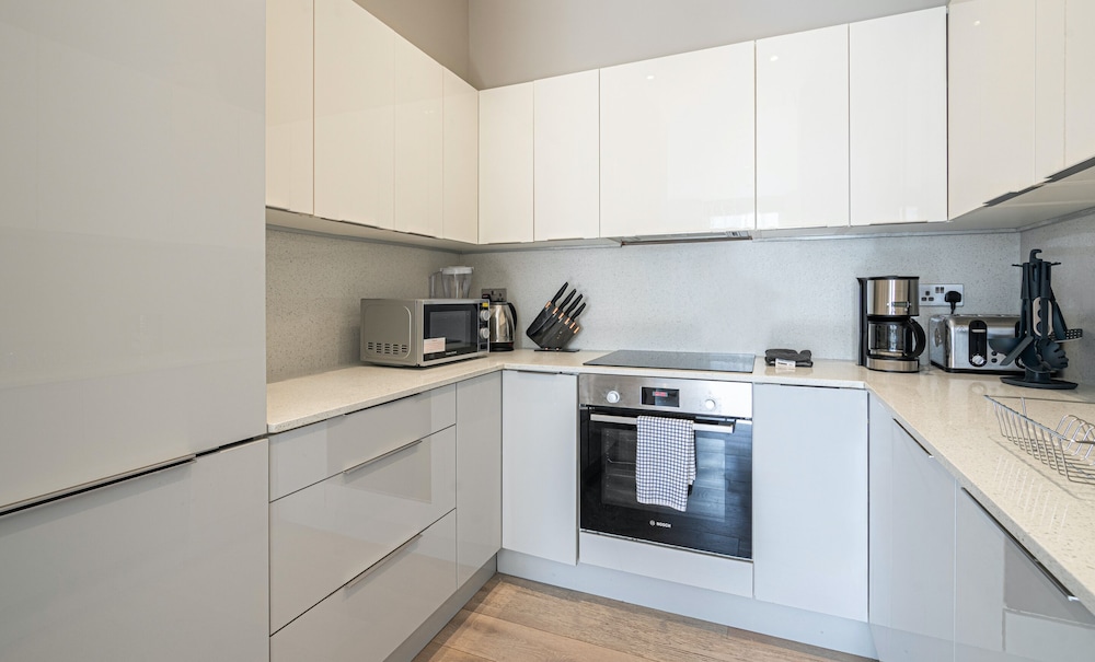 Superb Apartments opp Edgware Rd Station