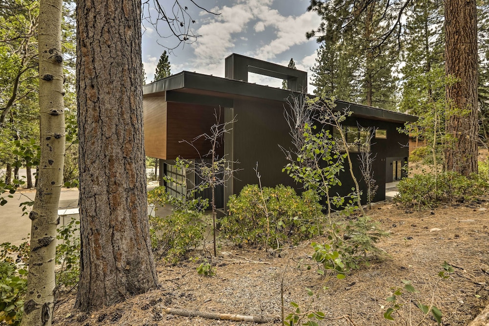 Lake Tahoe Vacations - Sleek Spacious Incline Village Hideaway! - Property Image 9