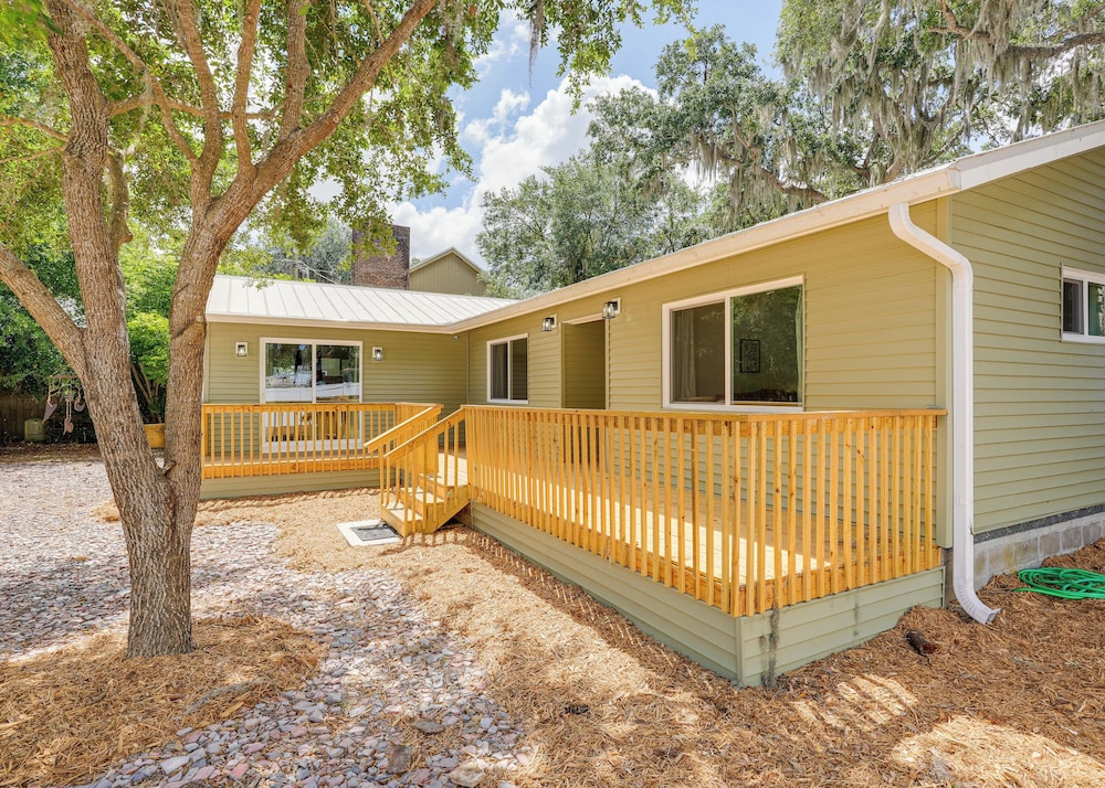 Waterfront Home on Crooked Lake w/ Game Room! - Property Image 3
