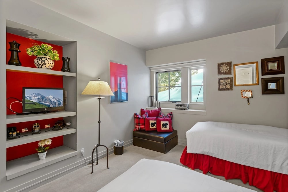 Stag Lodge at Deer Valley Resort - Three Bedroom Residence with Loft and Spa #14 3 Condo