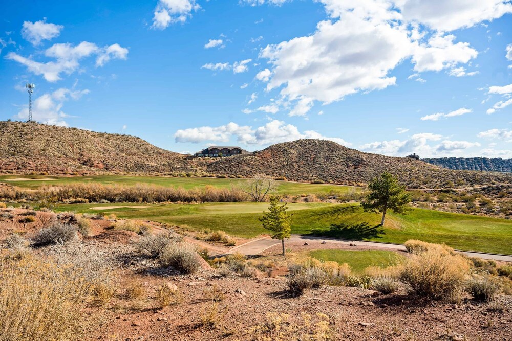 Perfectly On Par 7 Bedroom Home view 2