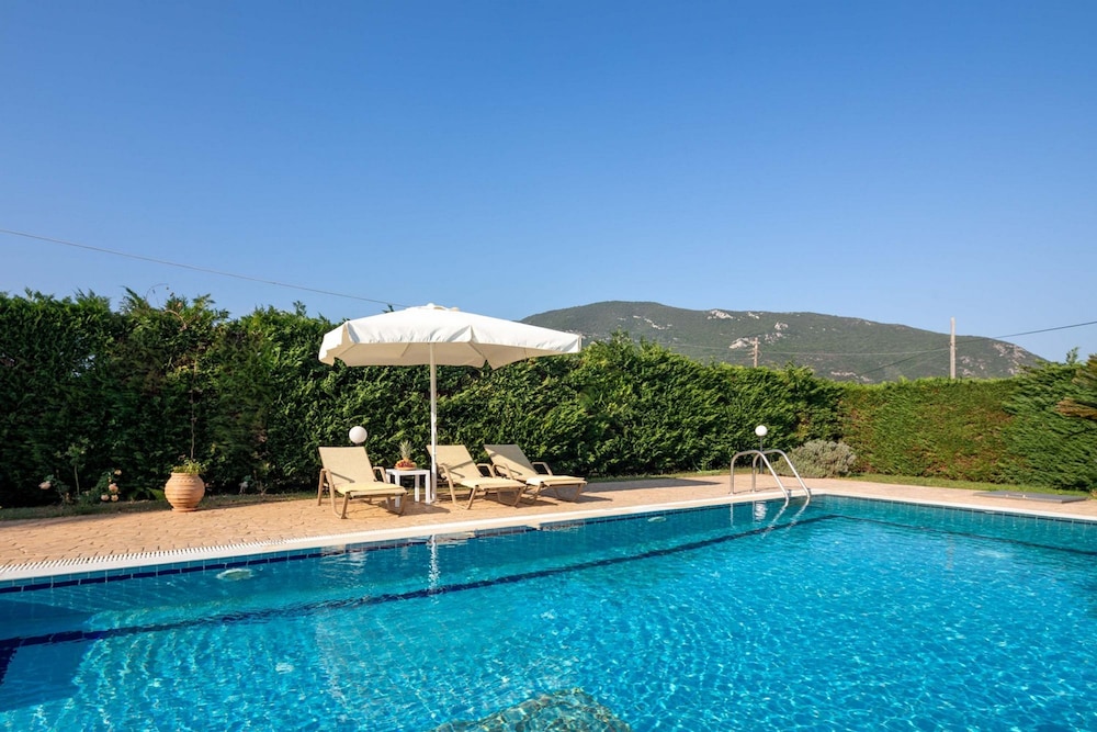 Villa Erato With Private Swimming Pool