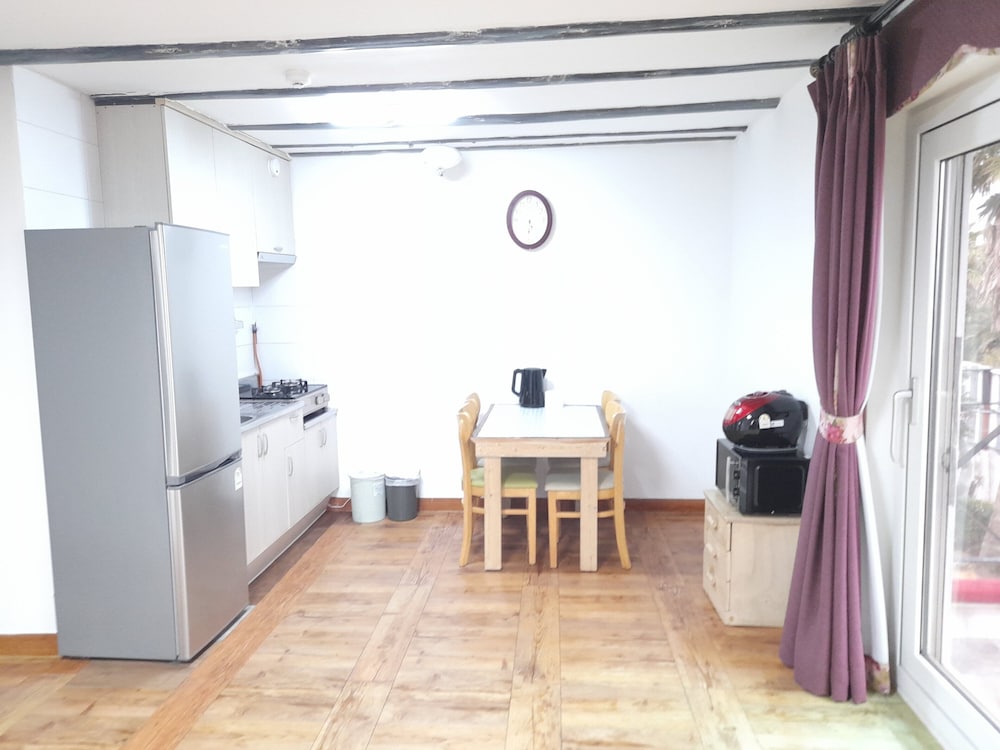 Lime Orange Vill Pension